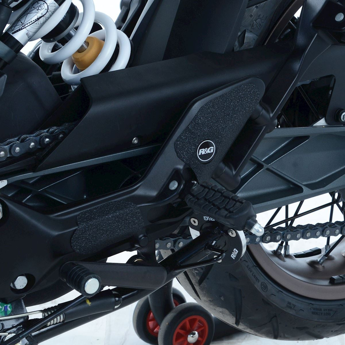 Kit 4pz.adesivi anti-scivolo paratacco Husqvarna VITPILEN 401 '18- / Vitpilen 125 '21- - nero