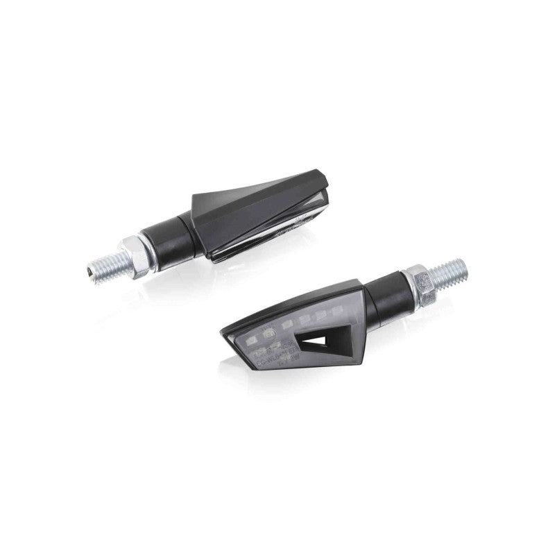 PUIG FRECCE LED MODELLO OPEN NERO - Lenti trasperenti e base nera - Omologate secondo gli standard europei - Dimensioni: