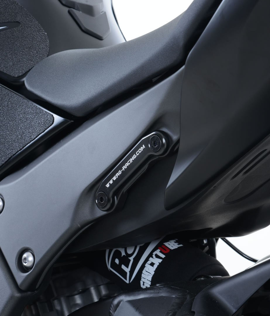 Staffa supporto scarico + piastra fori pedane posteriori, Kawasaki ZX10R '11- / ZX-10RR '21-