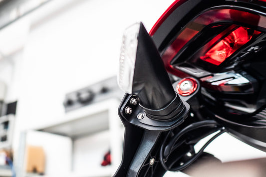 SUPPORTO FRECCE ORIGINALI DUCATI PORTATARGA EVOTECH