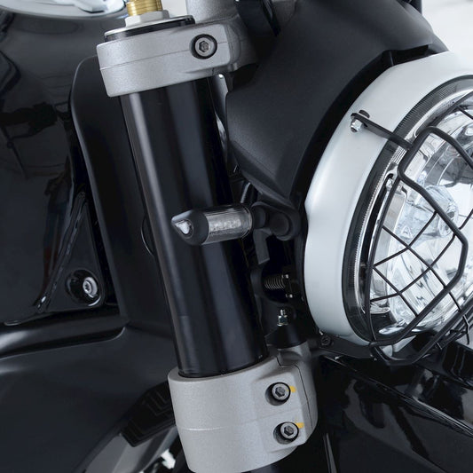 Adattatori per minifrecce anteriori per Ducati Scrambler 1100 / Desert Sled - uso con minifrecce (minifrecce non incluse)