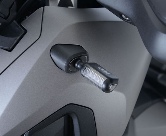 Adattatori per minifrecce anteriori per Honda X-ADV (750) '17-'20 uso con minifrecce (minifrecce non incluse)