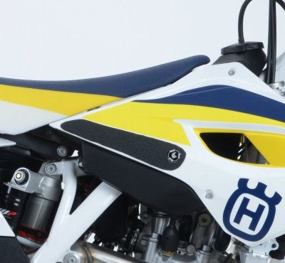Kit 2pz.adesivi anti-scivolo serbatoio HUSQVARNA FS 450 '15- trasparente (fronte sella, no serbatoio)