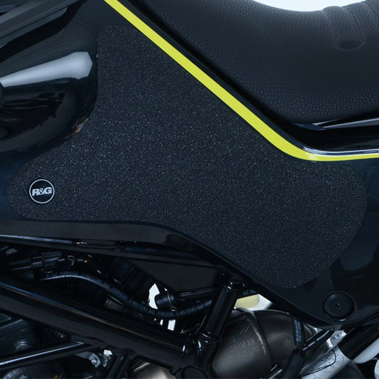 Kit 2pz.adesivi anti-scivolo serbatoio HUSQVARNA VITPILEN / SVARTPILEN 401/125 (non confermato per modello '20) - nero