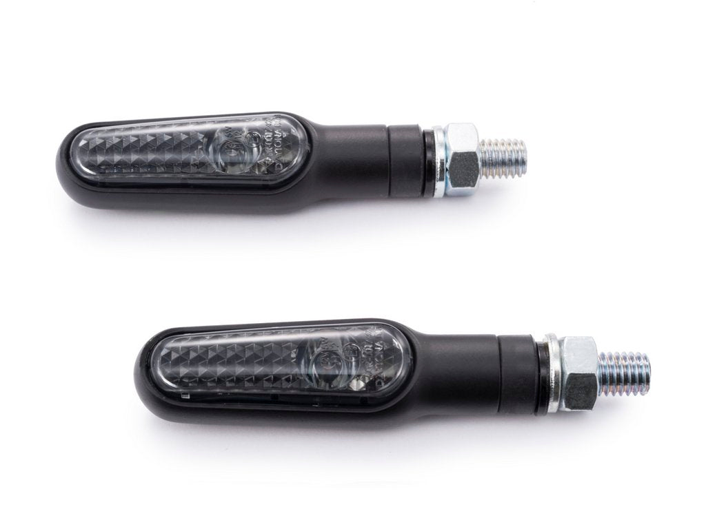 Cp.indicatori direzione allum.led "D-LIGHT" corpo nero, lente chiara  E-MARKED