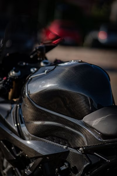 COPRISERBATOIO IN CARBONIO PER BMW S-M 1000 RR 2019-2024 (ANCHE PER LA VERSIONE M)