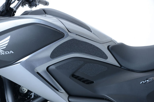 Kit 6pz.adesivi anti-scivolo serbatoio HONDA NC700/X/NC750/X '12-'15- nero