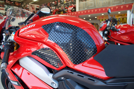 Kit adesivi antiscivolo paraserbatoio DUCATI STREETFIGHTER V4 2020-2022 colore Trasparente, tipo Eazi-Grip EVO