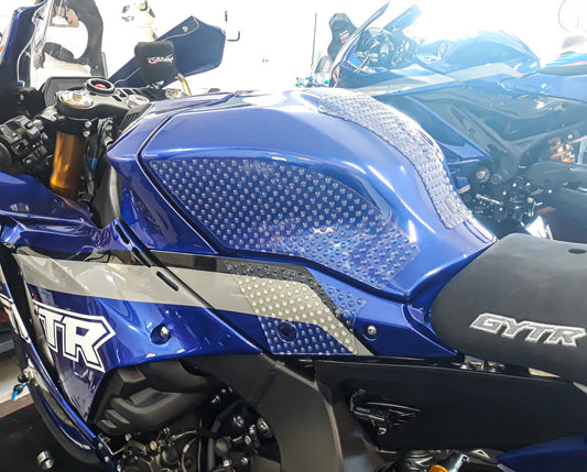 Kit adesivi antiscivolo paraserbatoio Yamaha YZF-R1/R1M 2020-2022 colore Nero, tipo Eazi-Grip SIL