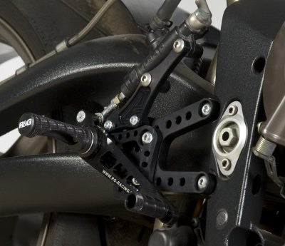 Pedane arretrate TRIUMPH 675 DAYTONA '06- (versione racing-stradale)