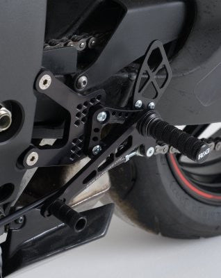 Pedane arretrate KAWASAKI ZX6-R '05- (solo vers.racing - no ABS)