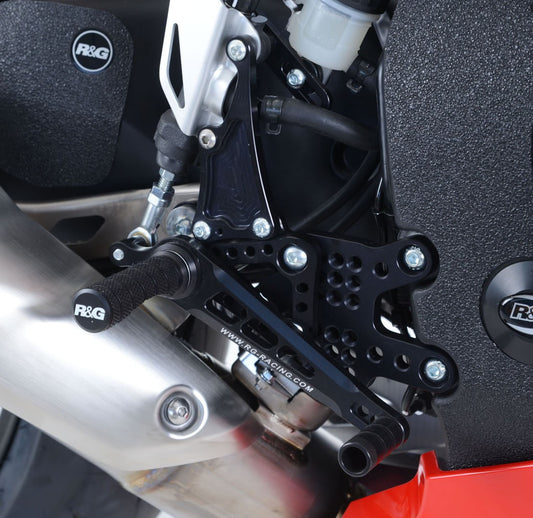 Pedane arretrate Honda CBR1000RR '08-'16 / SP fino '16 / CBR1000RR '17-'19 (solo modello base)