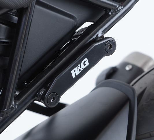 Placchette copri fori poggiapiedi posteriori (lato SX), KTM RC 125 '17- / RC 390 '17-'21