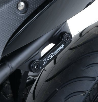 Placchette copri fori poggiapiedi posteriori (lato SX), Yamaha YZF-R25 '14- / R3 '15-