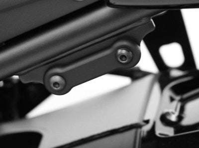 Placchette copri fori poggiapiedi posteriori (pezzo singolo), Yamaha FZ8 / FZ8 Fazer 2010-