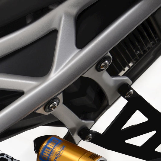 Placchette copri fori poggiapiedi posteriori (SET, lato SX), Triumph Speed Triple 1200 RS '21- / Speed Triple 1200RR '22-