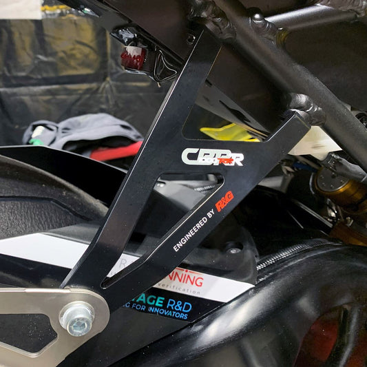 Staffa supporto scarico + piastra fori pedane posteriori, Honda CBR1000RR-R(SP) '20-