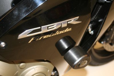 Tamponi / protezioni telaio tipo Aero - Honda CBR1000 RR '08-'19 / CBR1000RR SP '17-'19 / CBR1000RR SP2 '17-'19 - bianco